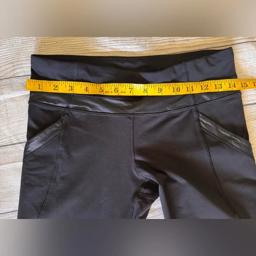 Lululemon Black Crop Leggings Size 8 Faux Leather Trim Zip Pocket Athletic - Picture 7 of 8